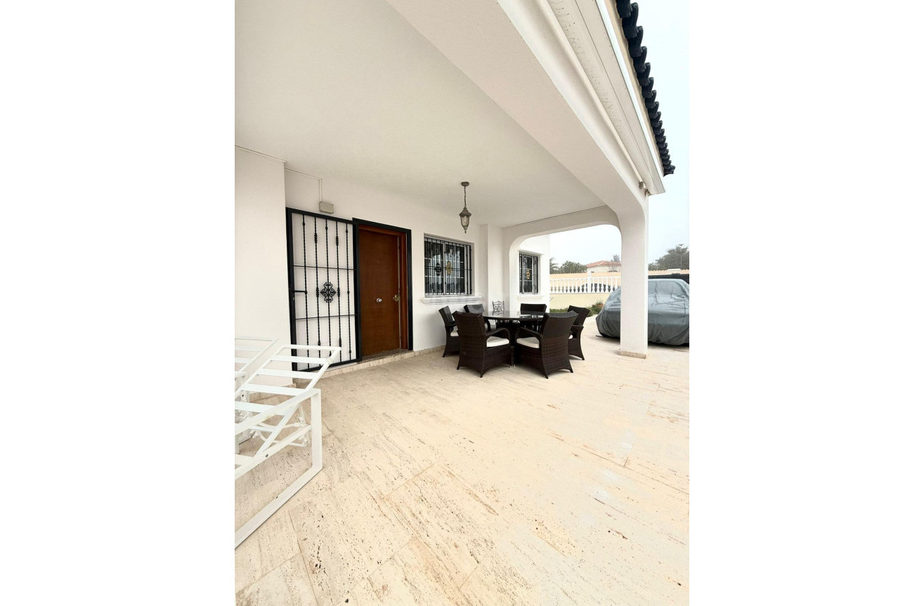 Odsprzedaż - Villa - Orihuela Costa - PAU 8