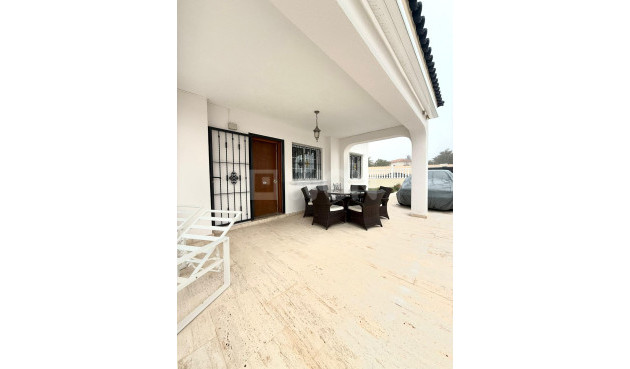 Odsprzedaż - Villa - Orihuela Costa - PAU 8