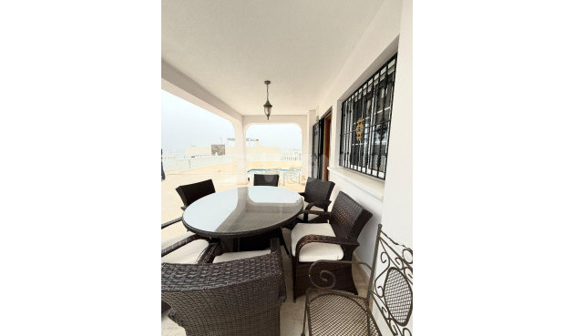 Odsprzedaż - Villa - Orihuela Costa - PAU 8