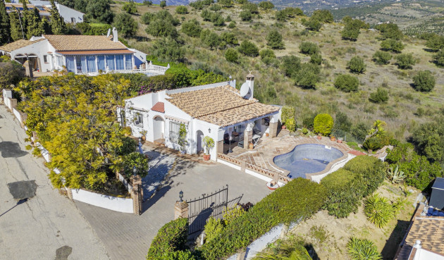Odsprzedaż - Villa - Vinuela - Inland