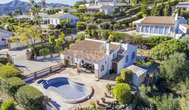 Odsprzedaż - Villa - Vinuela - Inland