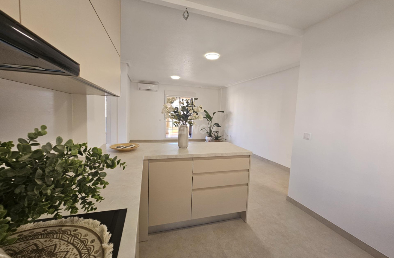 Odsprzedaż - Mieszkanie w bloku - Orihuela Costa - Lomas de Cabo Roig