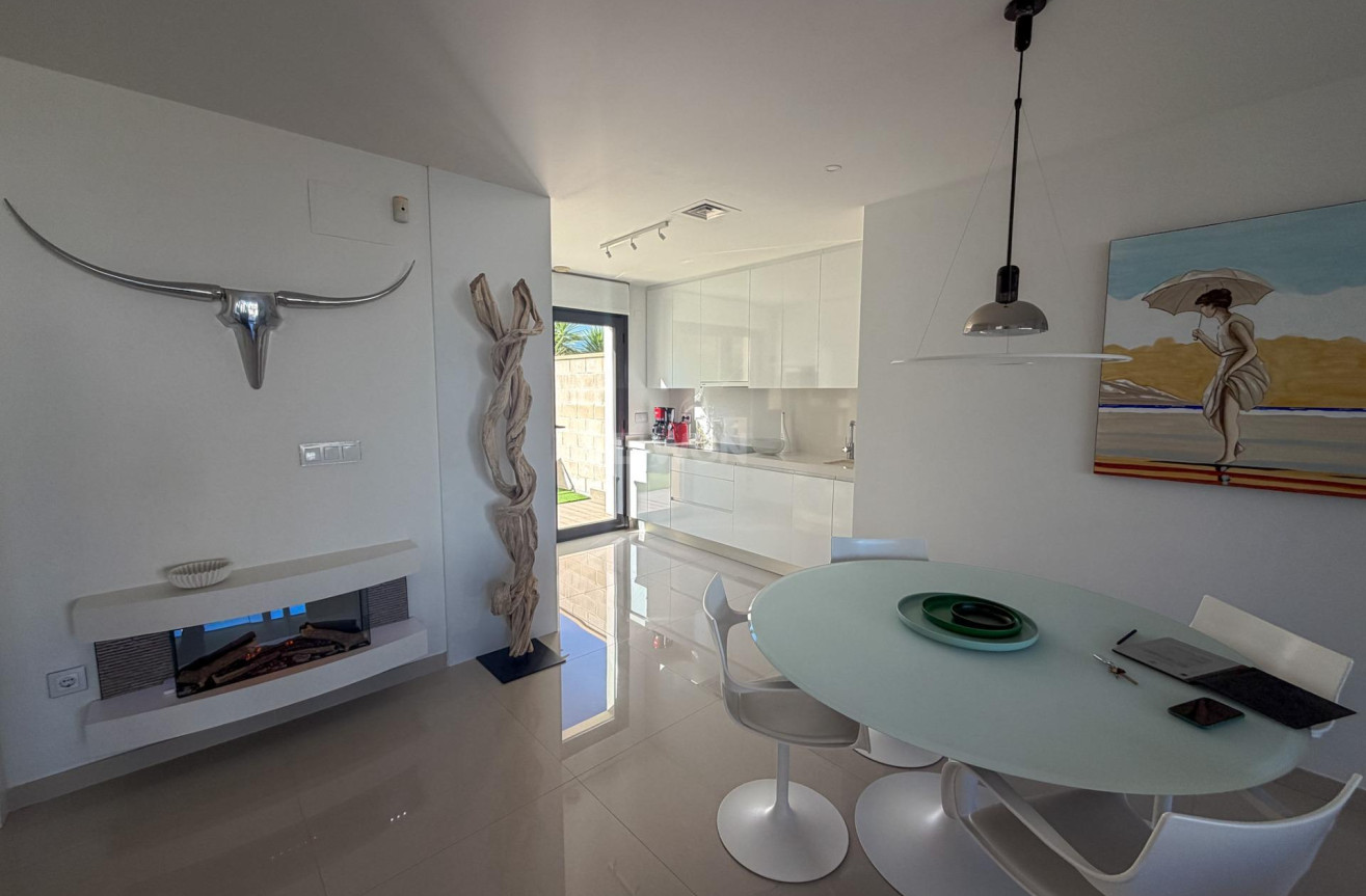 Odsprzedaż - Villa - San Miguel de Salinas - Bellavista