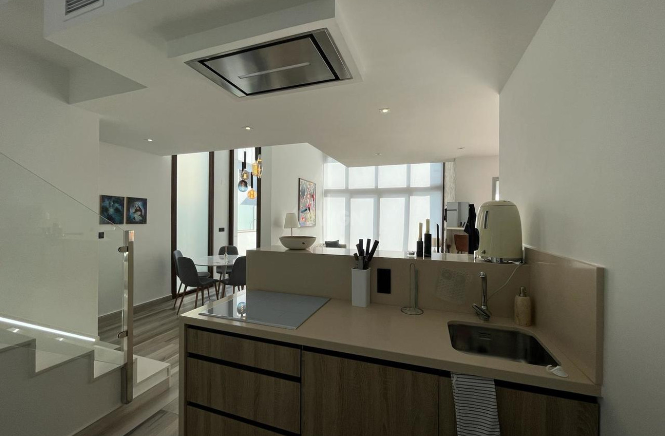 Odsprzedaż - Villa - Los Balcones - Costa Blanca