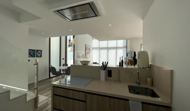 Odsprzedaż - Villa - Los Balcones - Costa Blanca