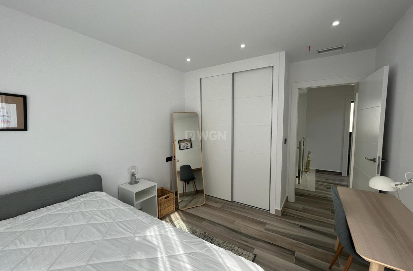 Odsprzedaż - Villa - Los Balcones - Costa Blanca