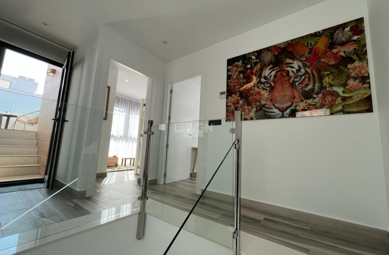 Odsprzedaż - Villa - Los Balcones - Costa Blanca