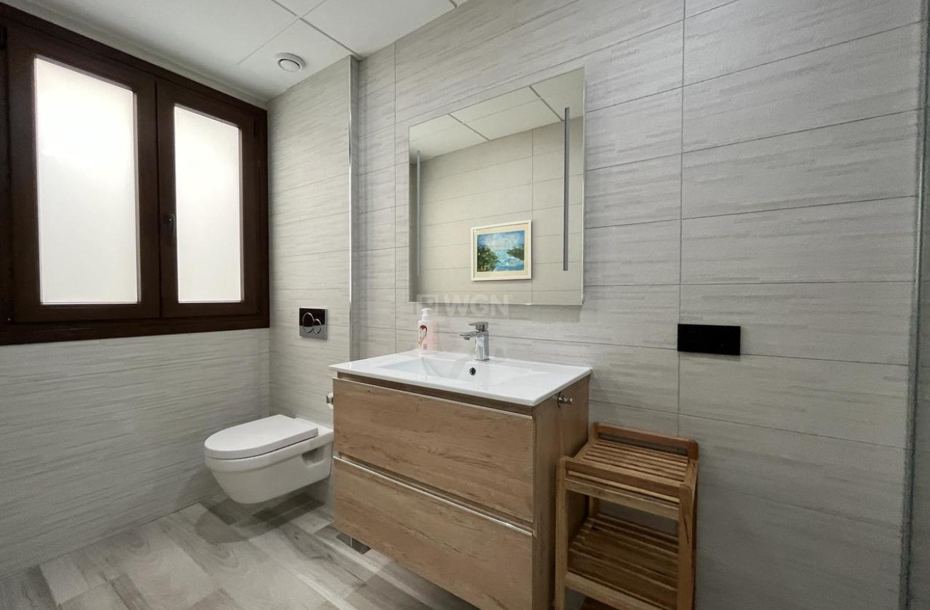 Odsprzedaż - Villa - Los Balcones - Costa Blanca