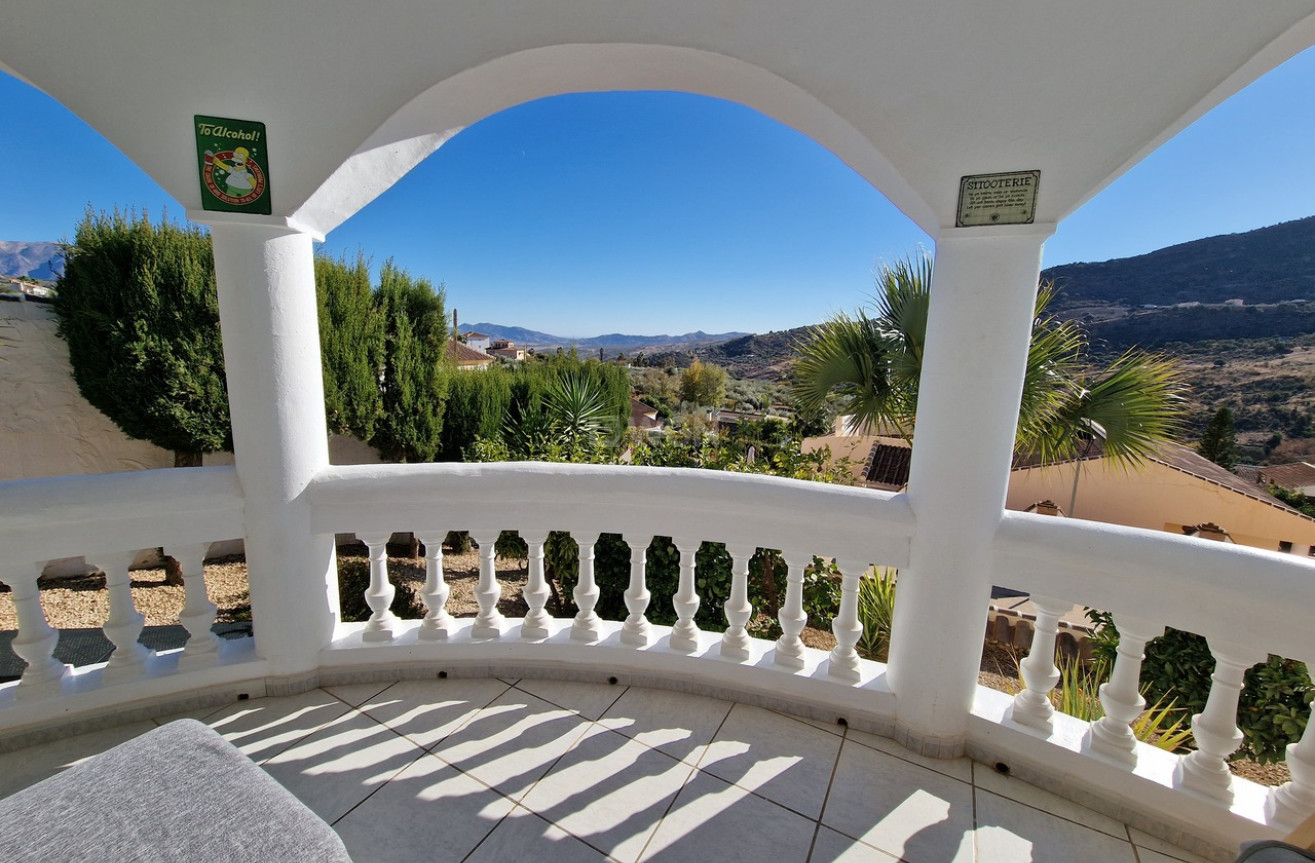 Odsprzedaż - Villa - Mondrón - Inland