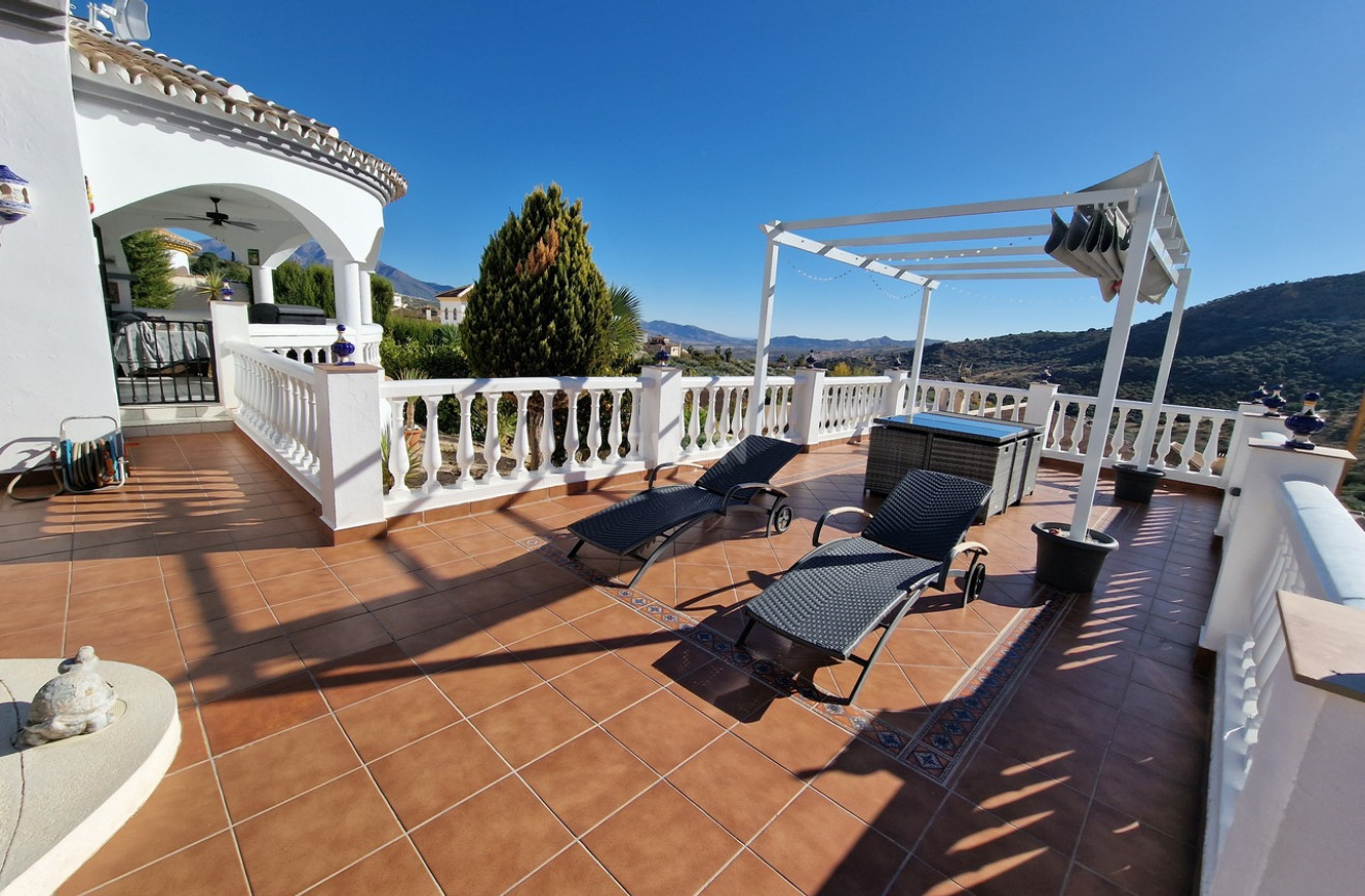 Odsprzedaż - Villa - Mondrón - Inland