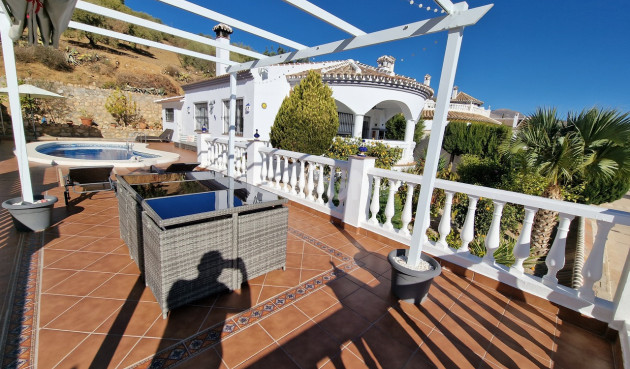 Odsprzedaż - Villa - Mondrón - Inland