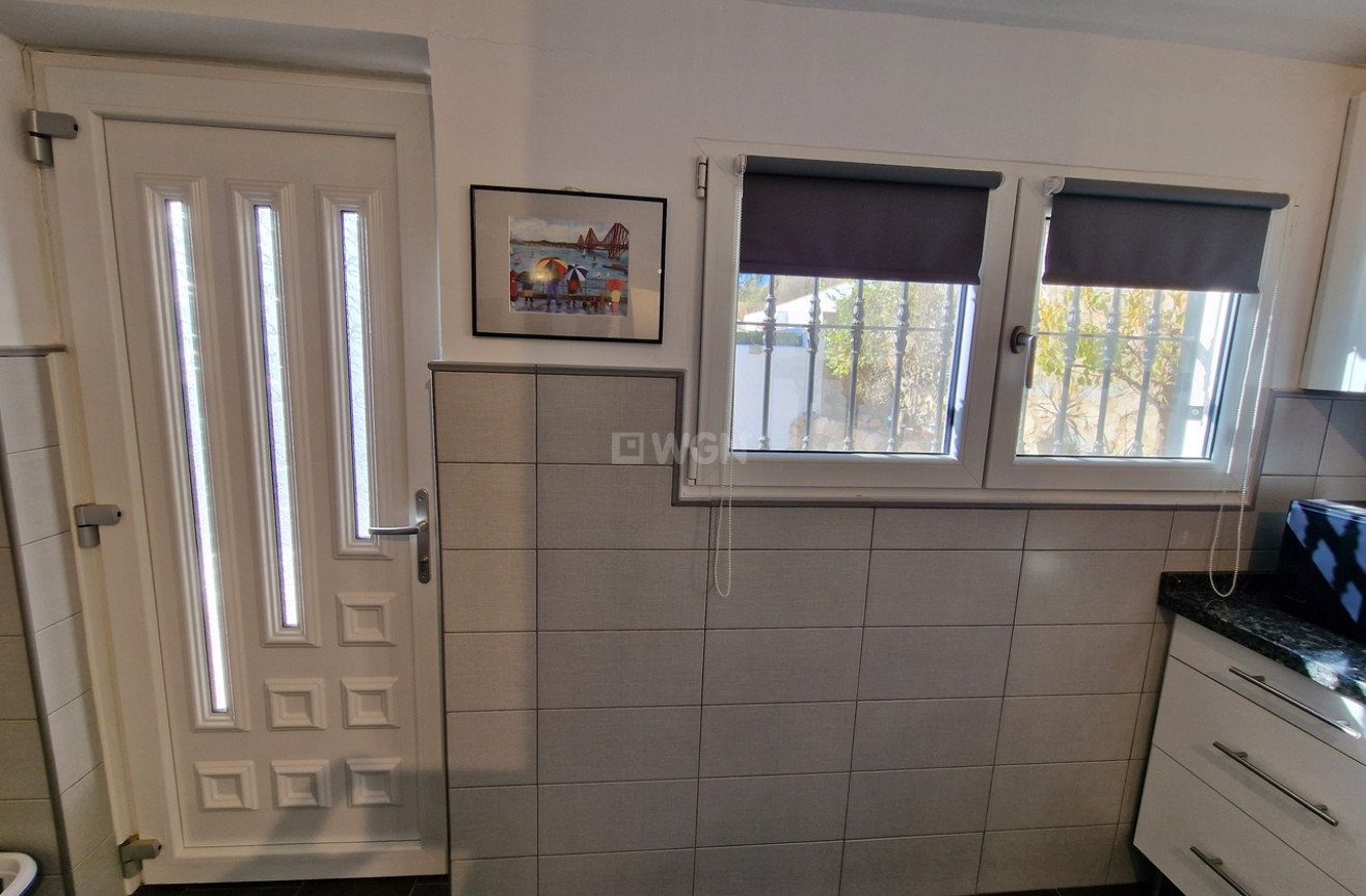 Odsprzedaż - Villa - Mondrón - Inland