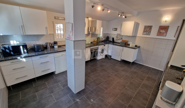 Odsprzedaż - Villa - Mondrón - Inland