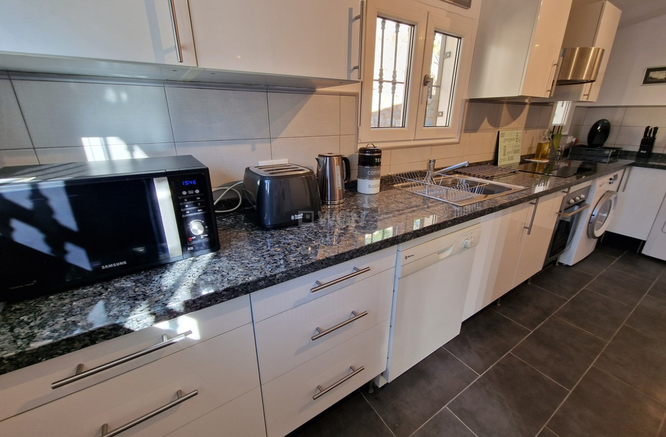 Odsprzedaż - Villa - Mondrón - Inland