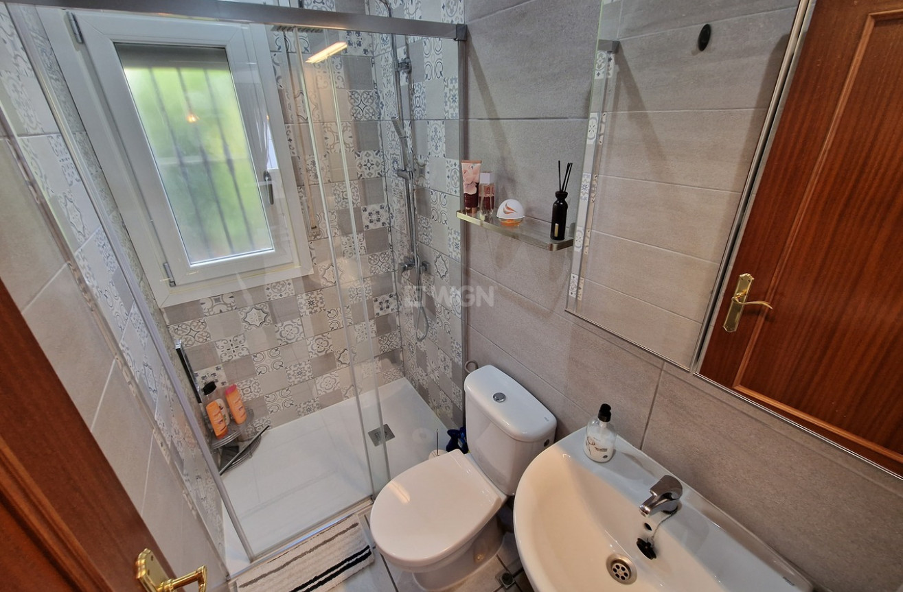 Odsprzedaż - Villa - Mondrón - Inland