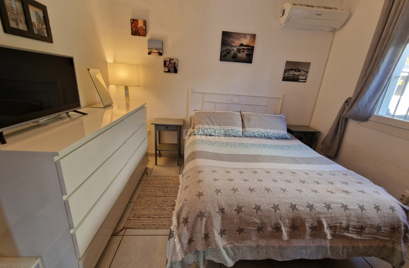 Odsprzedaż - Villa - Mondrón - Inland