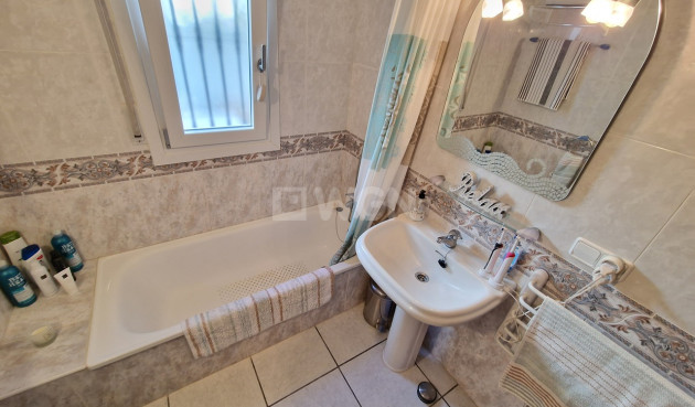 Odsprzedaż - Villa - Mondrón - Inland