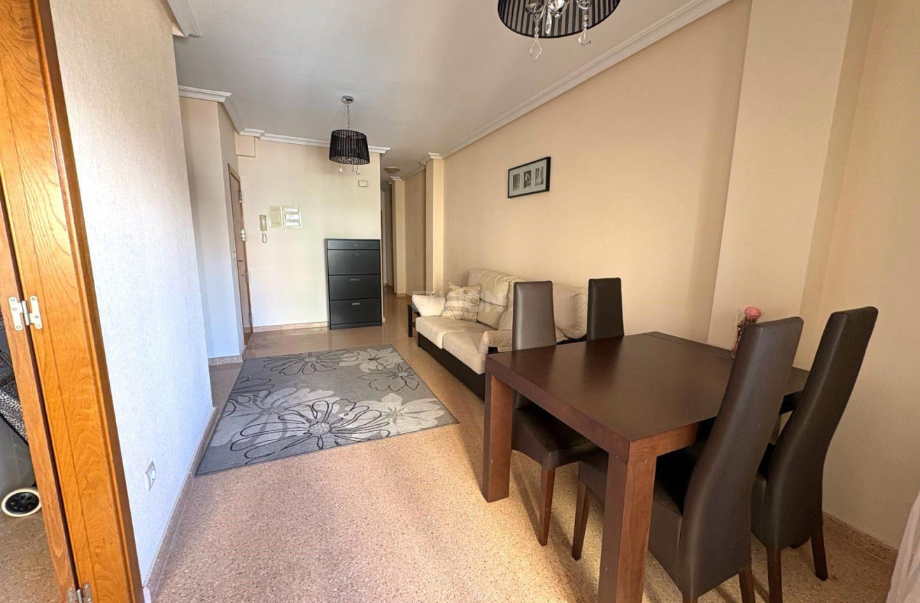 Resale - Apartment / flat - Torrevieja - Centro