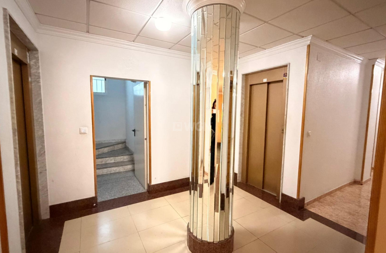 Odsprzedaż - Daszek - Torrevieja - Acequion