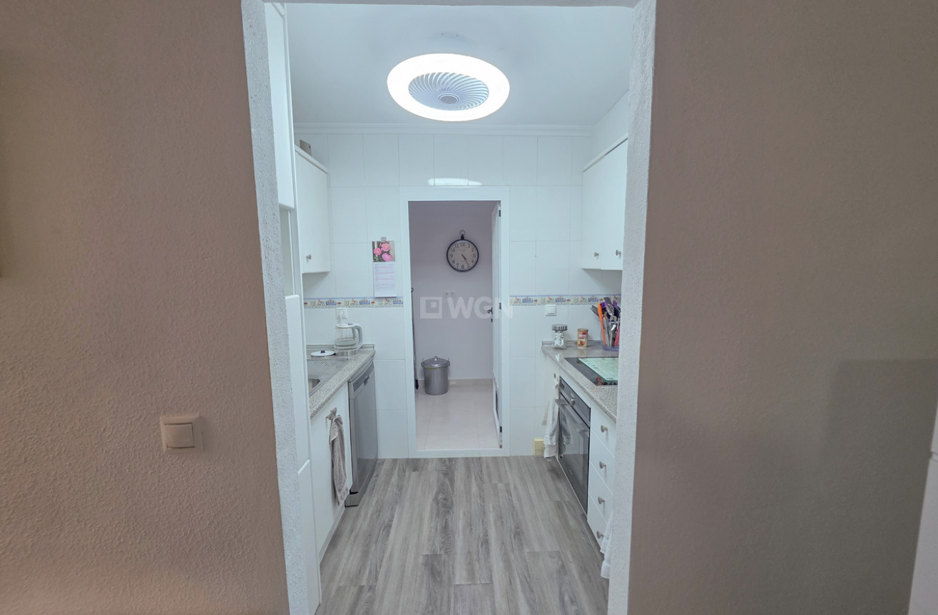 Odsprzedaż - Mieszkanie w bloku - Vistabella Golf Entre Naranjos - Inland