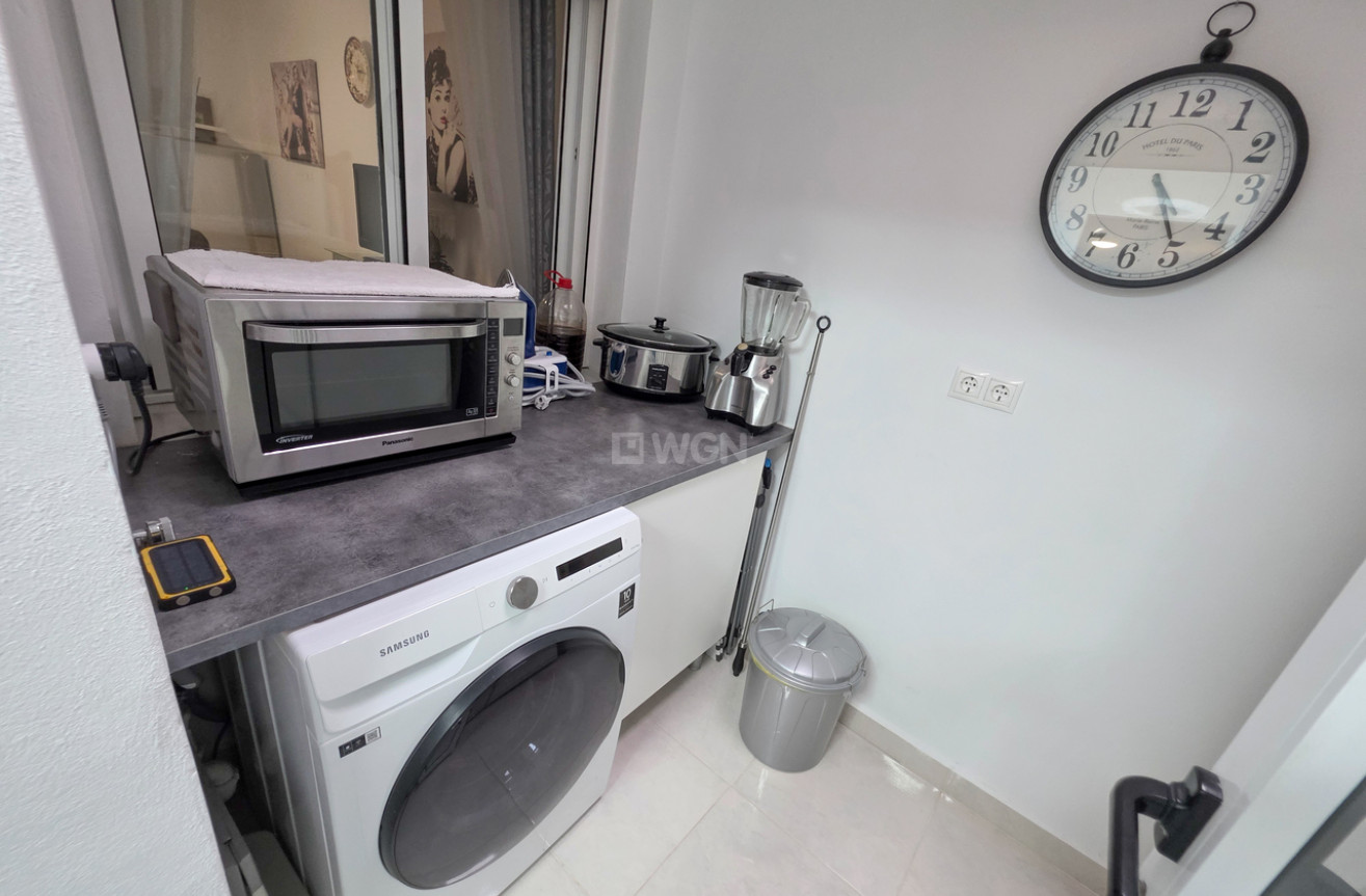 Odsprzedaż - Mieszkanie w bloku - Vistabella Golf Entre Naranjos - Inland