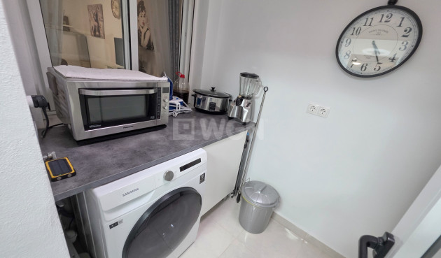 Odsprzedaż - Mieszkanie w bloku - Vistabella Golf Entre Naranjos - Inland