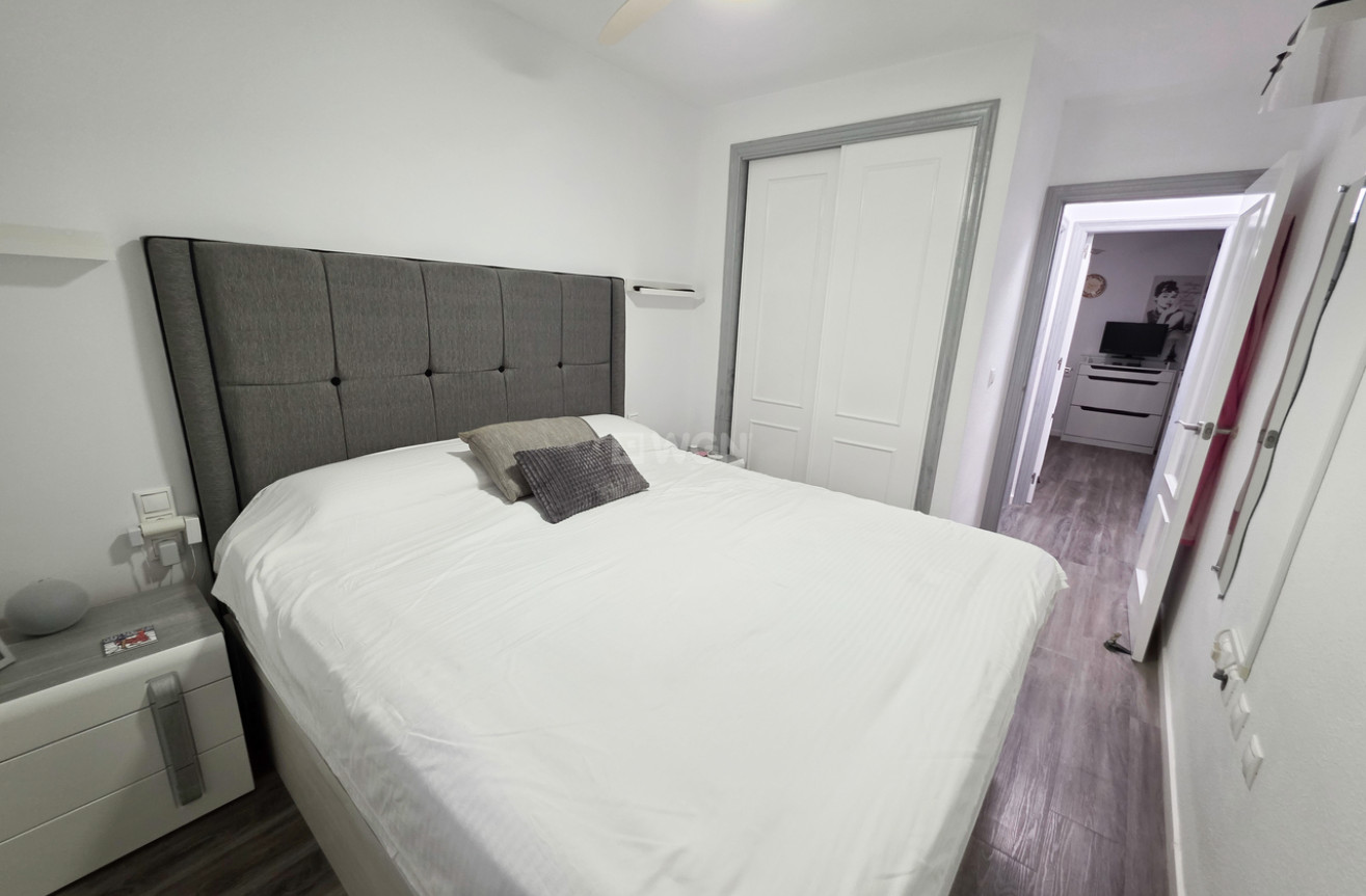 Odsprzedaż - Mieszkanie w bloku - Vistabella Golf Entre Naranjos - Inland