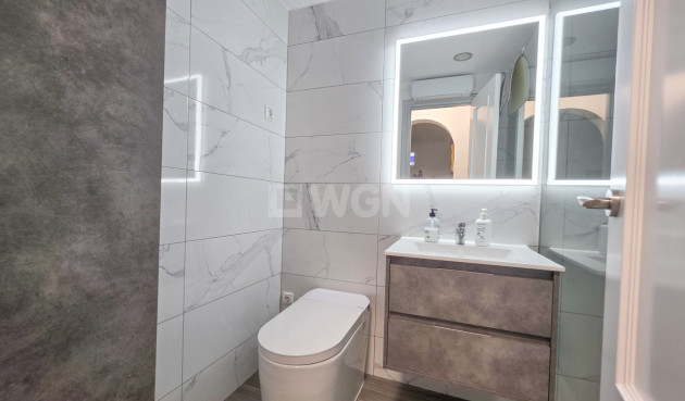 Odsprzedaż - Mieszkanie w bloku - Vistabella Golf Entre Naranjos - Inland