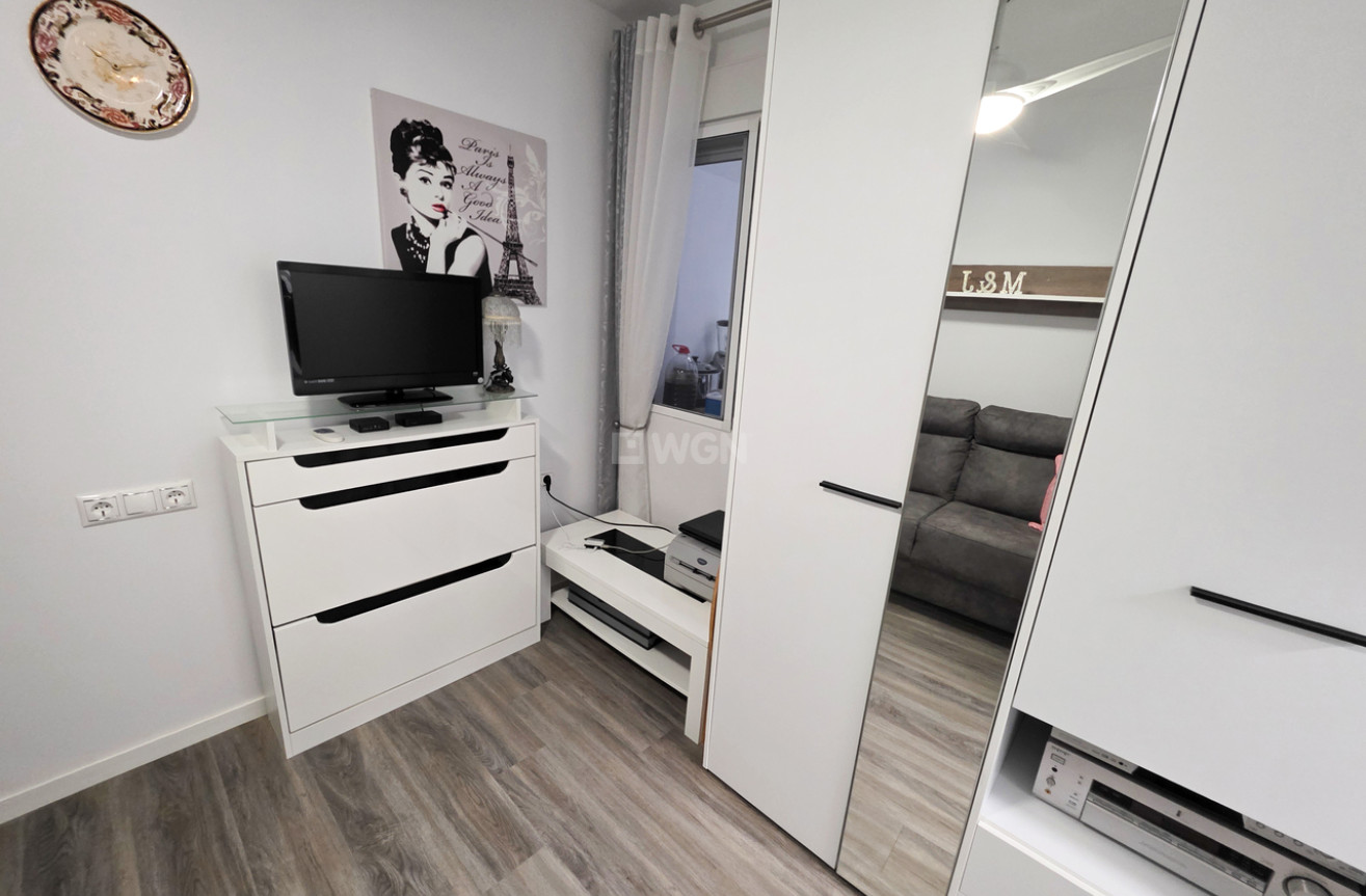 Odsprzedaż - Mieszkanie w bloku - Vistabella Golf Entre Naranjos - Inland