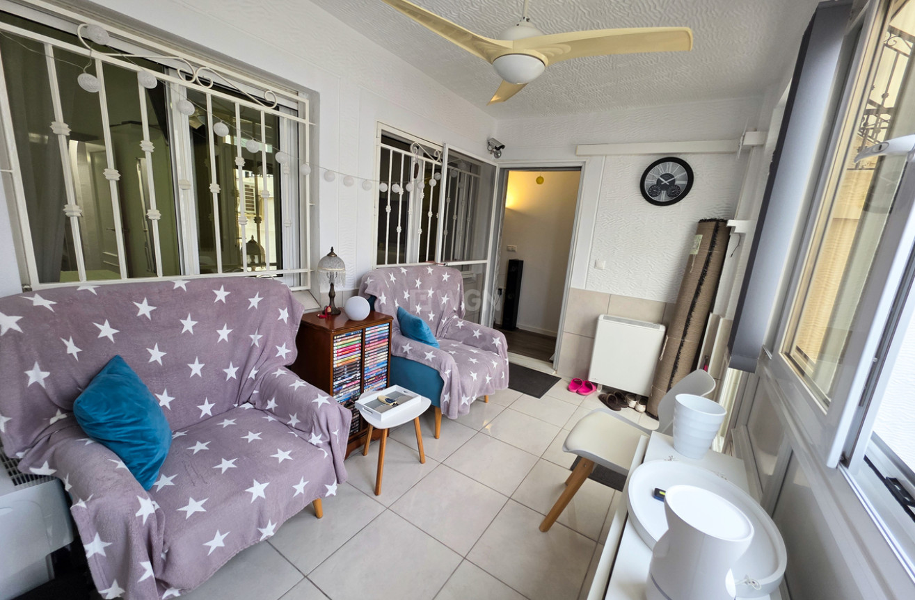 Odsprzedaż - Mieszkanie w bloku - Vistabella Golf Entre Naranjos - Inland