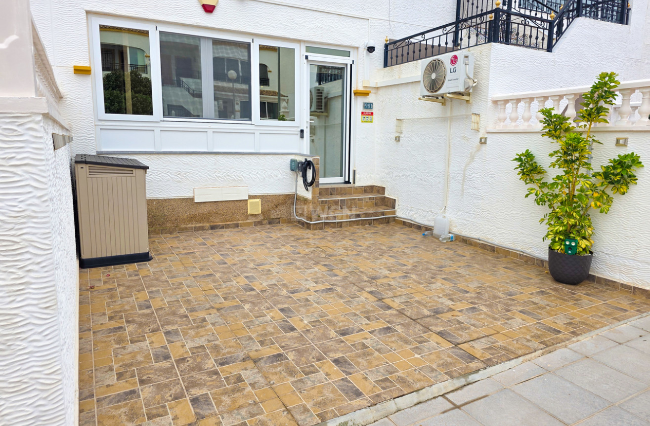 Odsprzedaż - Mieszkanie w bloku - Vistabella Golf Entre Naranjos - Inland