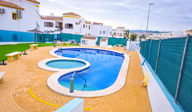 Odsprzedaż - Mieszkanie w bloku - Vistabella Golf Entre Naranjos - Inland