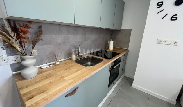 Odsprzedaż - Mieszkanie w bloku - Torrevieja - Zona Los Frutales