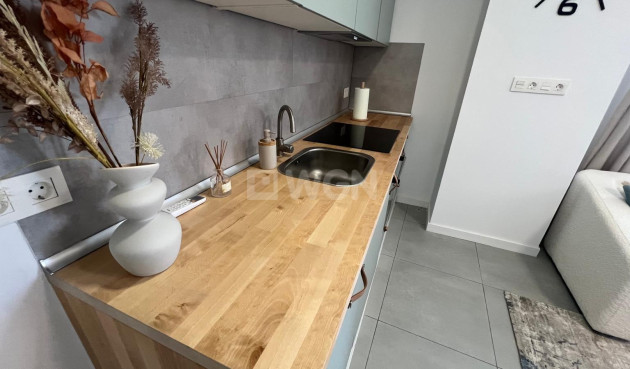 Odsprzedaż - Mieszkanie w bloku - Torrevieja - Zona Los Frutales