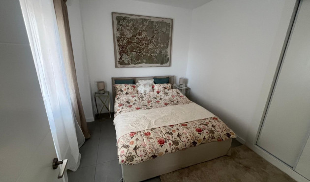 Odsprzedaż - Mieszkanie w bloku - Torrevieja - Zona Los Frutales