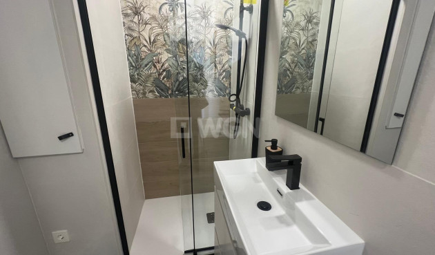 Odsprzedaż - Mieszkanie w bloku - Torrevieja - Zona Los Frutales