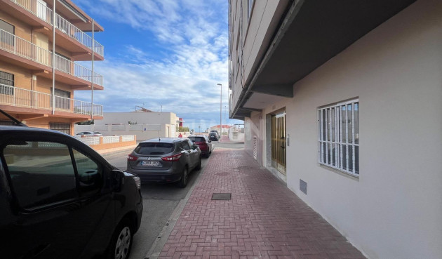 Odsprzedaż - Mieszkanie w bloku - Torrevieja - Zona Los Frutales