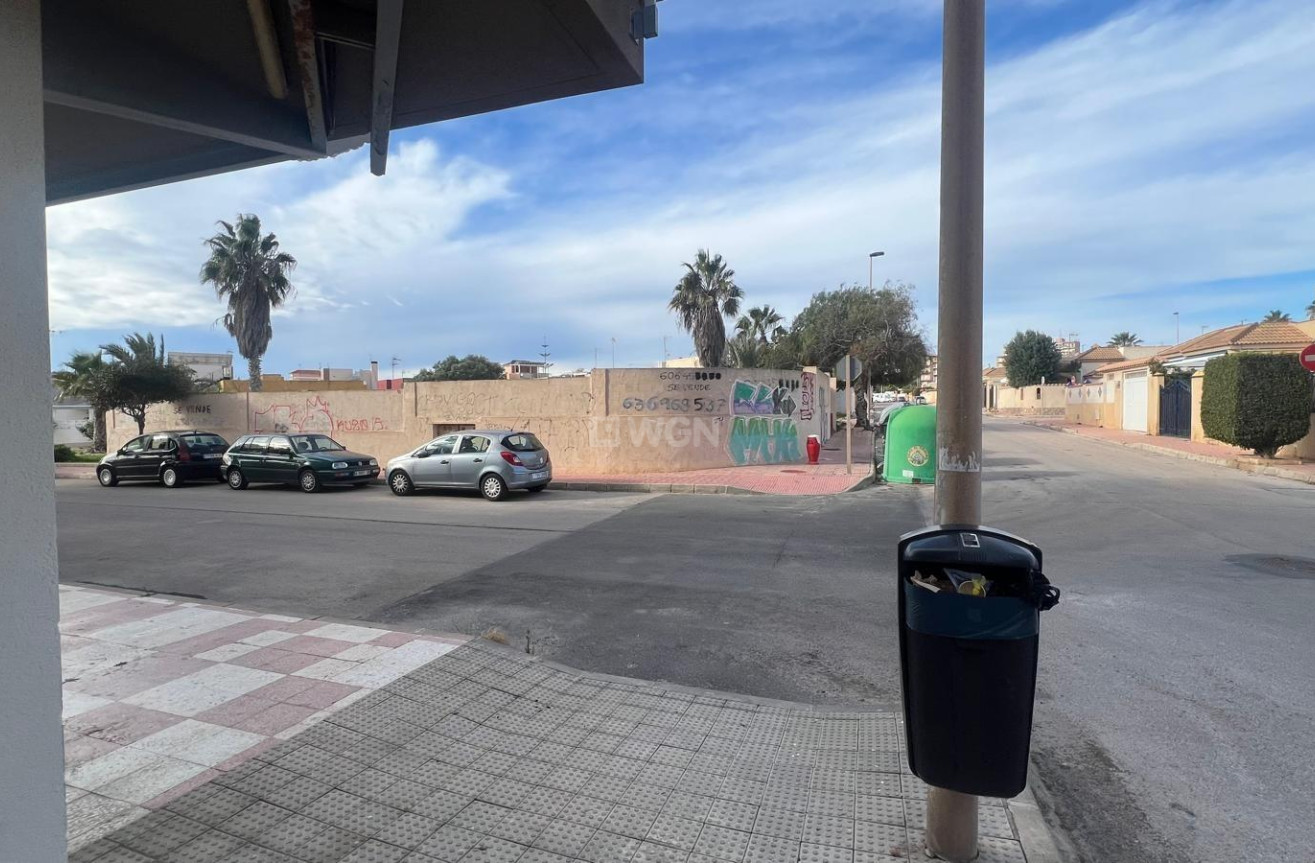 Odsprzedaż - Mieszkanie w bloku - Torrevieja - Zona Los Frutales