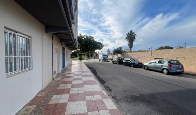 Odsprzedaż - Mieszkanie w bloku - Torrevieja - Zona Los Frutales