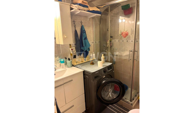 Odsprzedaż - Mieszkanie w bloku - Torrevieja - Playa del Cura