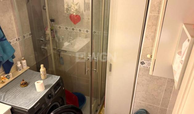 Odsprzedaż - Mieszkanie w bloku - Torrevieja - Playa del Cura