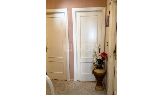 Odsprzedaż - Mieszkanie w bloku - Torrevieja - Playa del Cura