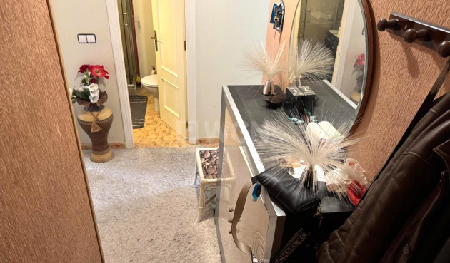 Odsprzedaż - Mieszkanie w bloku - Torrevieja - Playa del Cura