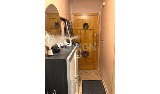 Odsprzedaż - Mieszkanie w bloku - Torrevieja - Playa del Cura