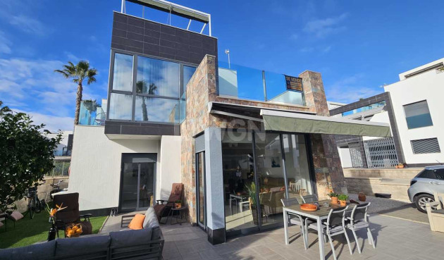 Odsprzedaż - Villa - Cabo Roig - Costa Blanca