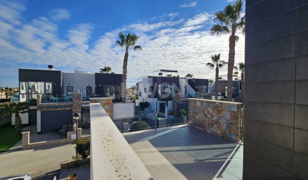 Odsprzedaż - Villa - Cabo Roig - Costa Blanca