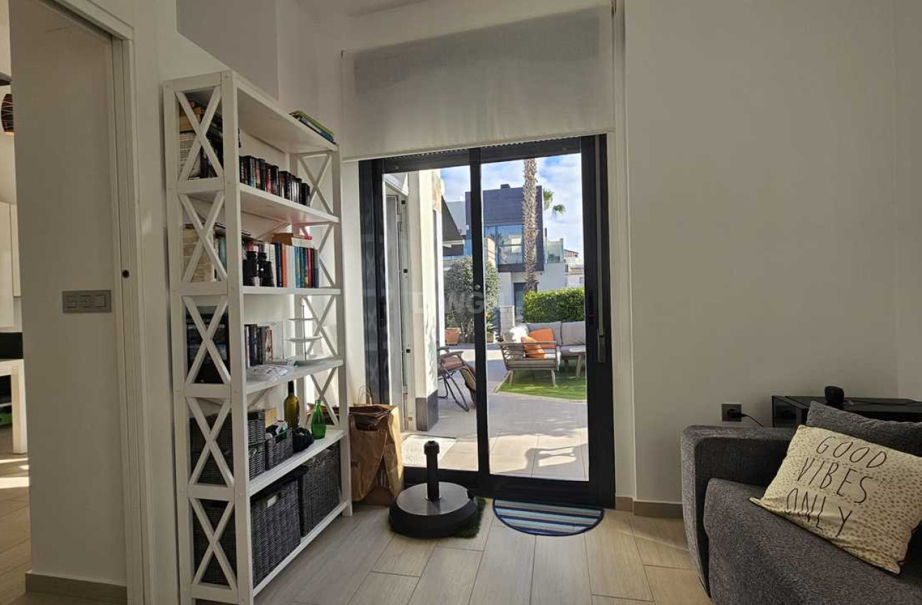 Odsprzedaż - Villa - Cabo Roig - Costa Blanca