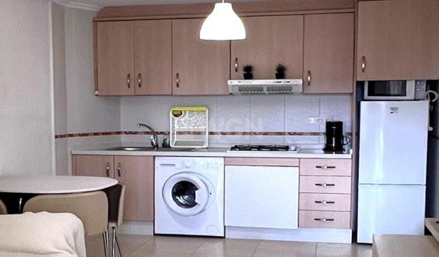 Odsprzedaż - Mieszkanie w bloku - Torrevieja - Playa de los Locos