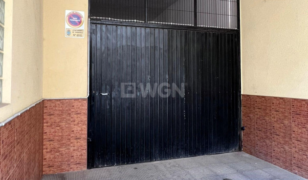 Odsprzedaż - Mieszkanie w bloku - Torrevieja - Playa de los Locos