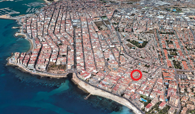 Odsprzedaż - Mieszkanie w bloku - Torrevieja - Playa de los Locos